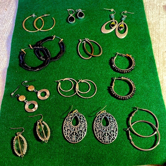Elegant Silver Earrings Set - Picture 1 of 12